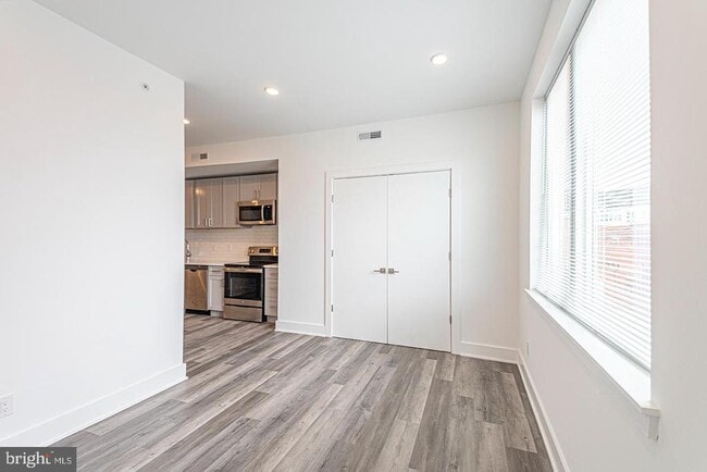 Building Photo - 1245 Ridge Ave