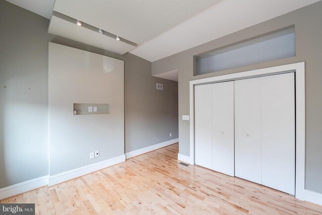 Building Photo - 3206 Elliott St