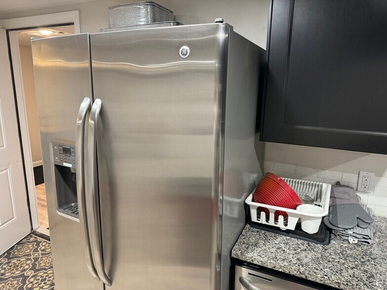 Building Photo - 171 Foster St