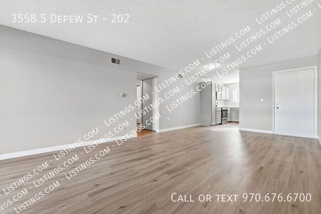 Building Photo - 3558 S Depew St