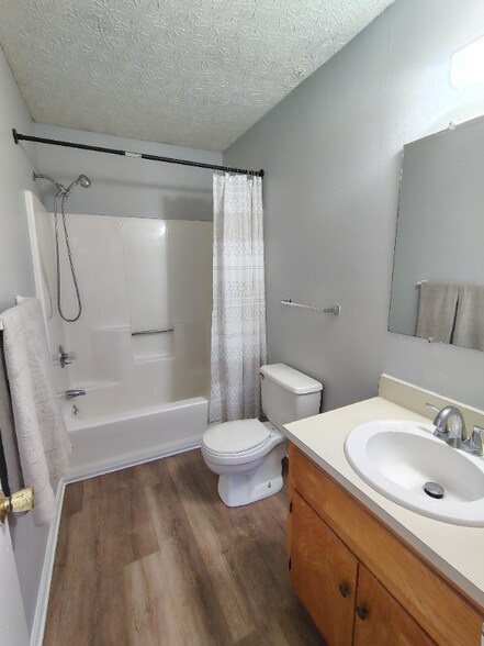 Building Photo - 74 Duiguid Dr