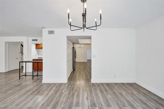 Building Photo - 103 Heatherbrook Way