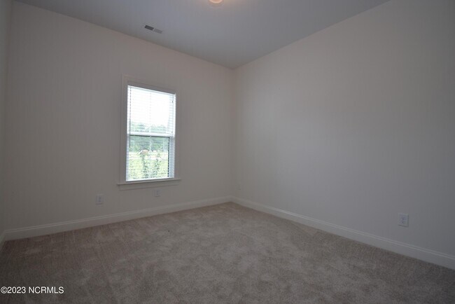 Building Photo - 4274 Pinehurst Ct