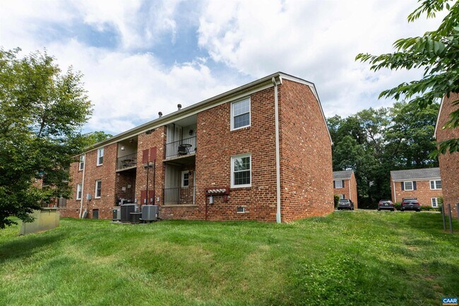 Building Photo - 161 Hessian Hills Way