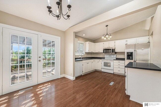 Building Photo - 3105 Mirror Cir