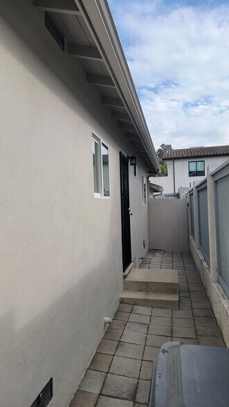 Building Photo - 2204 Aviation Way