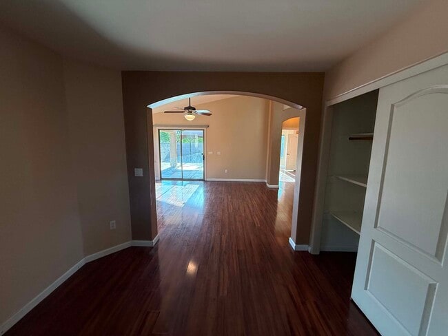 Building Photo - 8370 S Hunnic Dr