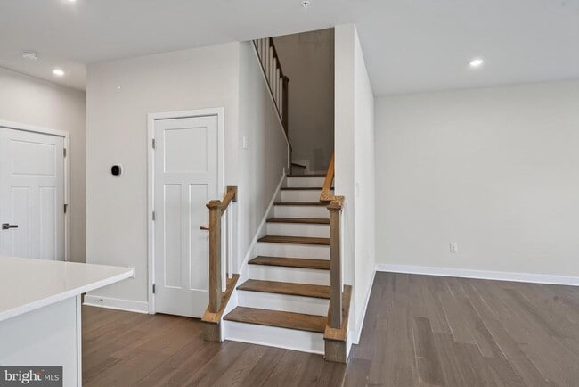 Building Photo - 1047 Watson Ct