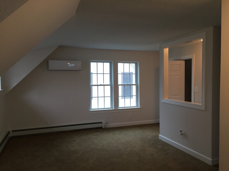 Building Photo - 1369 Saint Clair Ave