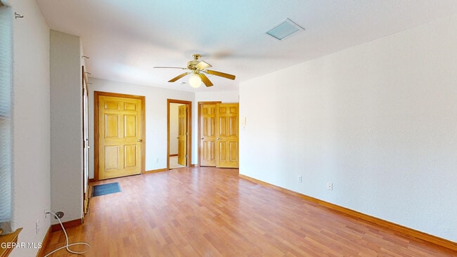 Building Photo - 9033 Leo St