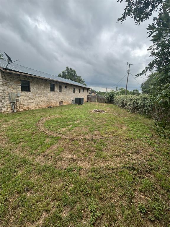 Building Photo - 198 Happy Cow Ln