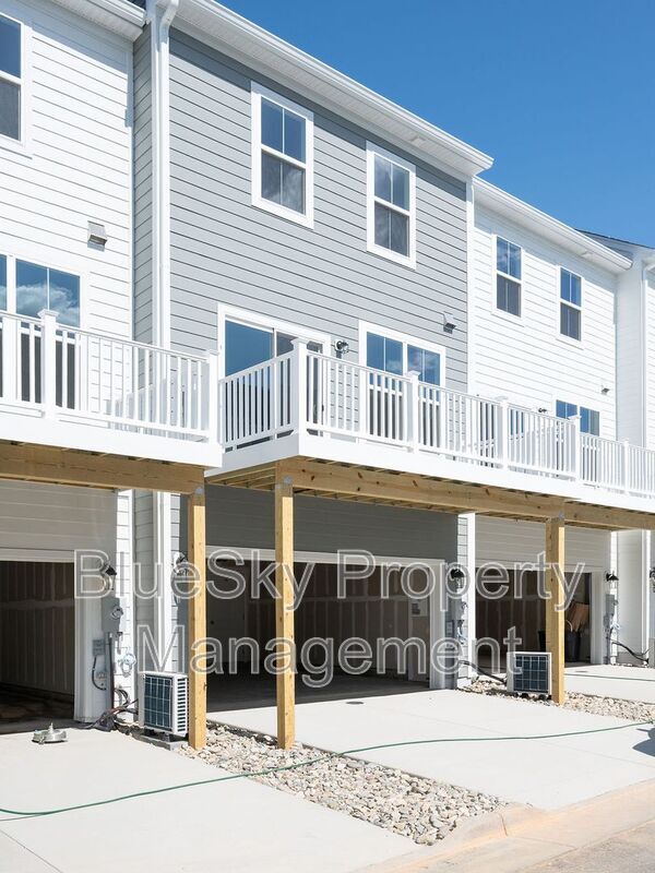 Building Photo - 2864 Sweetbay St