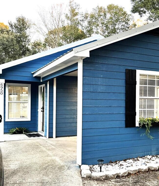 Building Photo - 6950 Viola Rd