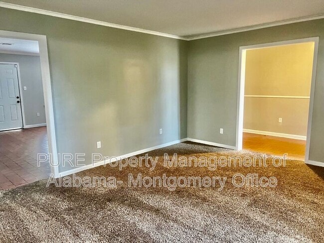 Building Photo - 2632 Oxford Dr