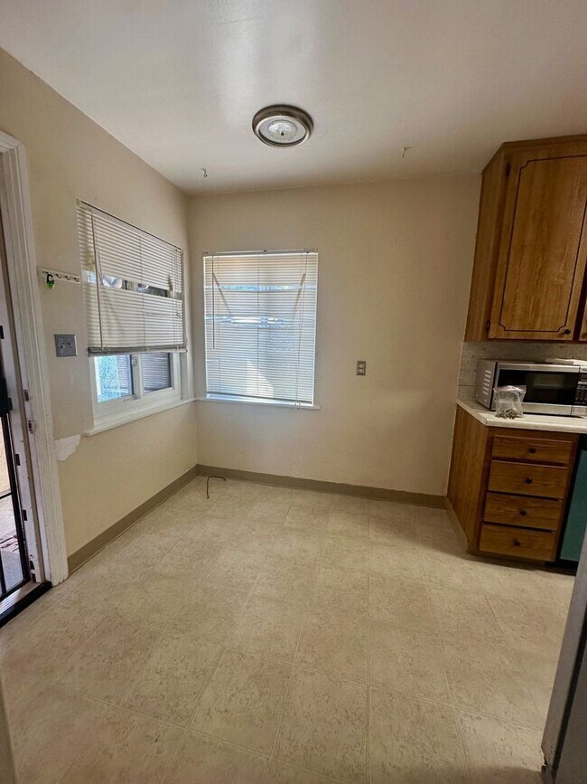 Building Photo - Large home in West Chula Vista