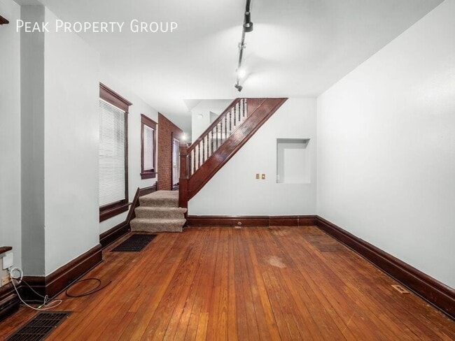 Building Photo - 1230 Indianola Ave