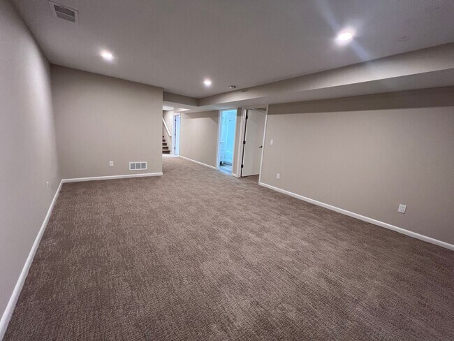 Building Photo - Recently Renovated Home within Walking Dis...