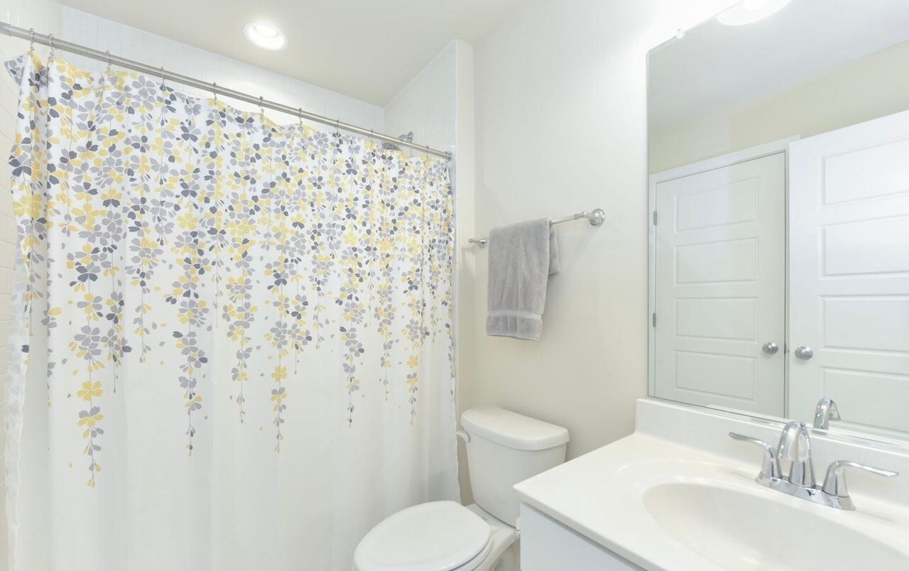 Building Photo - 12611 Macaulay St