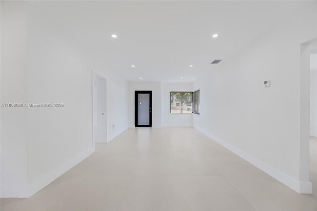 Building Photo - 4210 NW 11th Ave