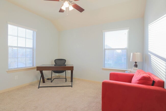 Building Photo - 2300 Dovetail St