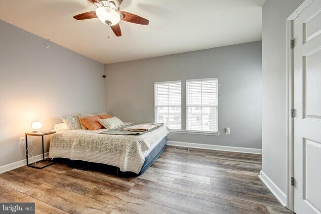 Building Photo - 42461 Rockrose Square