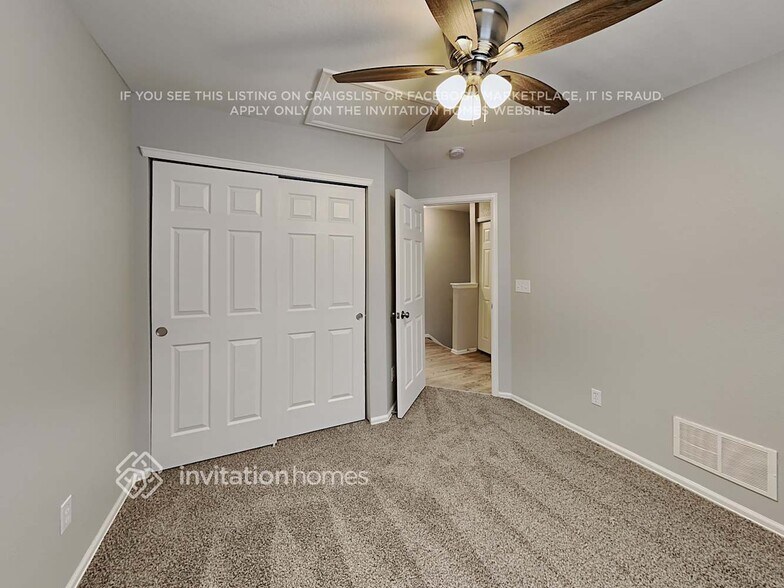 Building Photo - 8151 Meadowcrest Dr