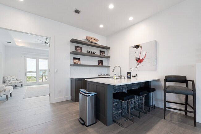 Building Photo - 14836 Granada Dr
