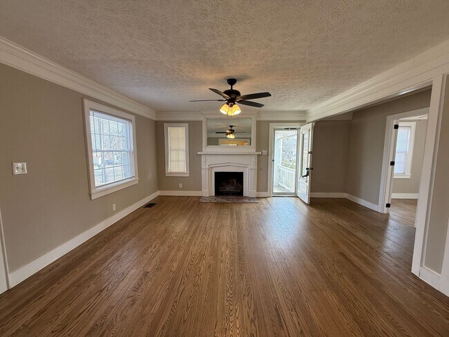 Building Photo - 287 E Eastland St