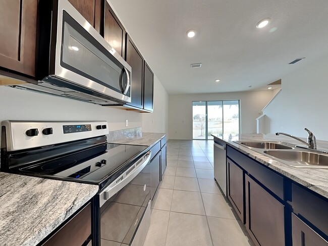 Building Photo - 5254 Dragonfly Dr