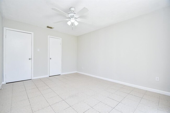 Building Photo - 11627 Bandlon Dr