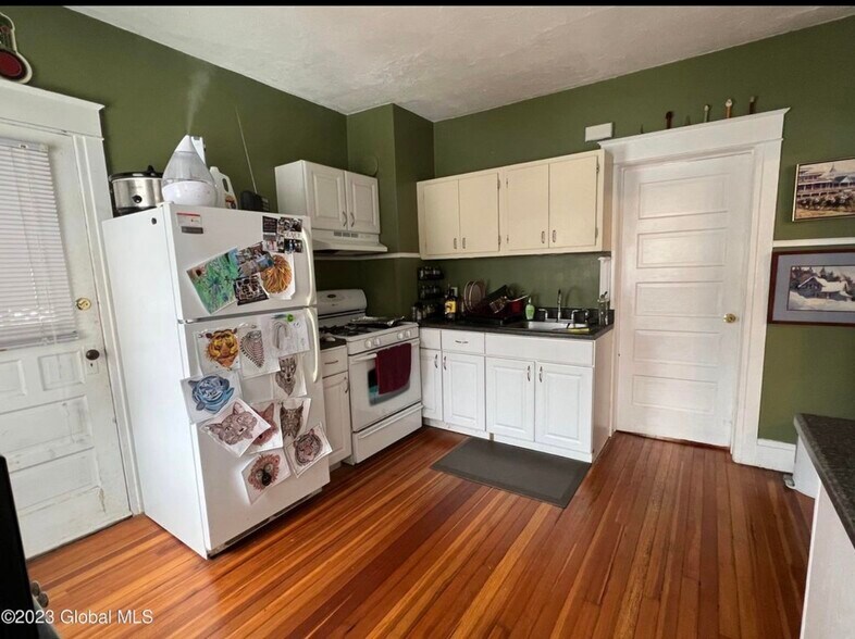 Building Photo - 68 W Notre Dame St