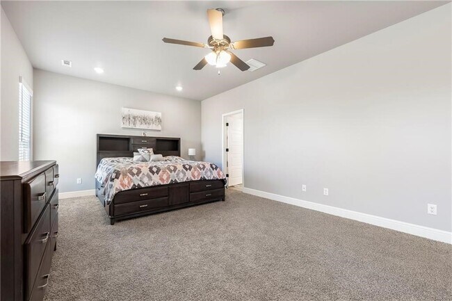 Building Photo - 2041 Tallgrass Ter