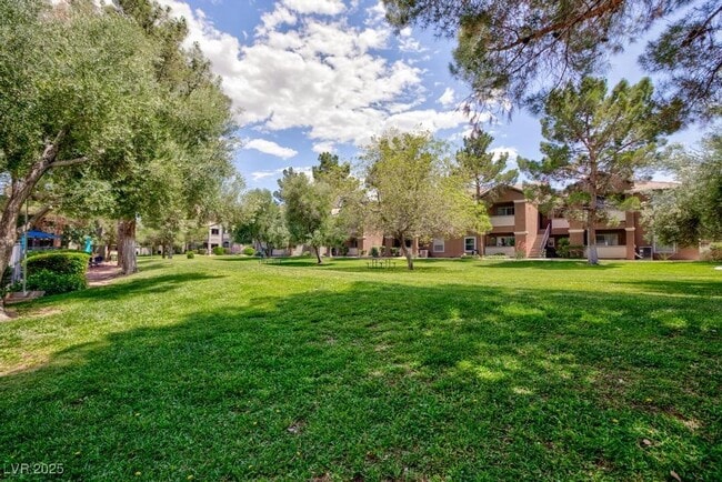 Building Photo - 555 E Silverado Ranch Blvd