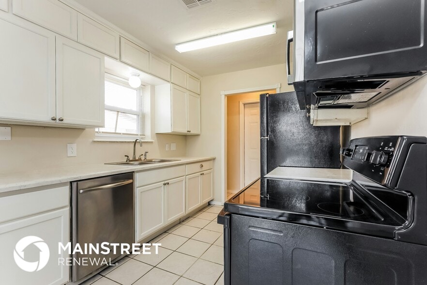 Building Photo - 908 N 5th St