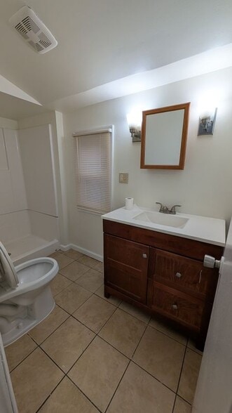 Building Photo - 20 1/2 Rock St