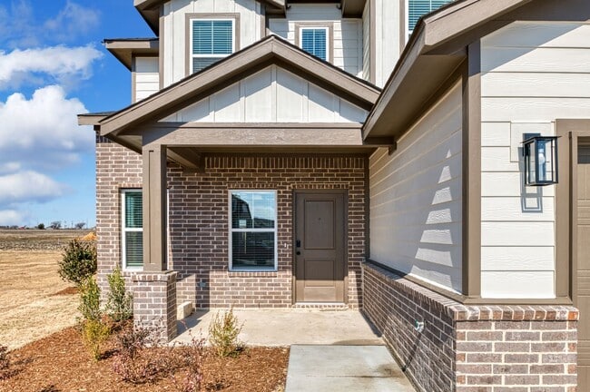 Building Photo - AVAILABLE NOW!  CUL-DE-SAC TRIPLEX LOT LOCATED ON 1-ACRE IN MIDLOTHIAN, TX!