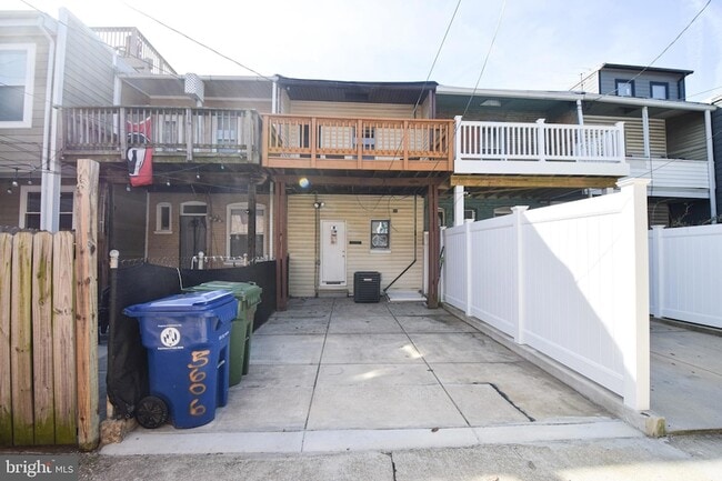 Building Photo - 3606 Hudson St