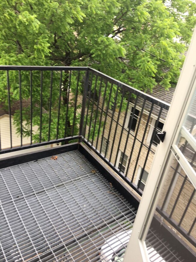 Building Photo - Castle Building