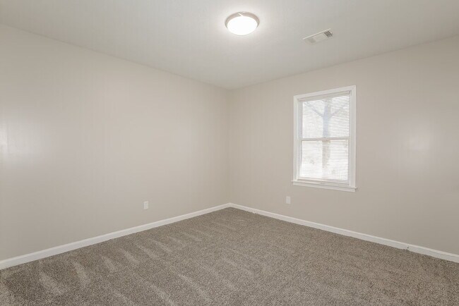 Building Photo - 2117 Tiffany Trail