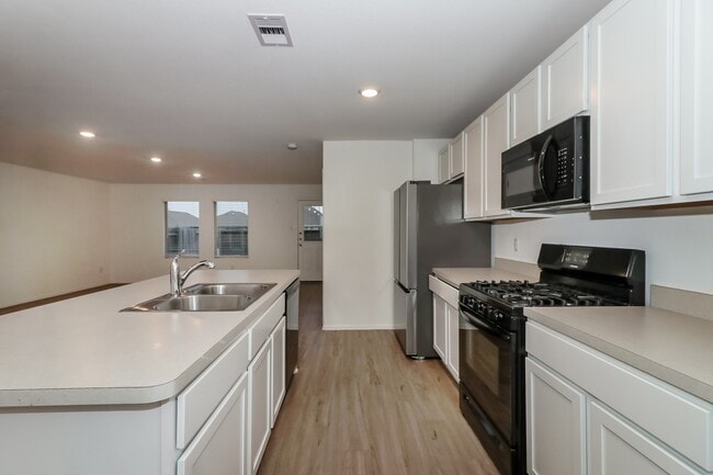 Building Photo - 3302 Aster Mdw Wy