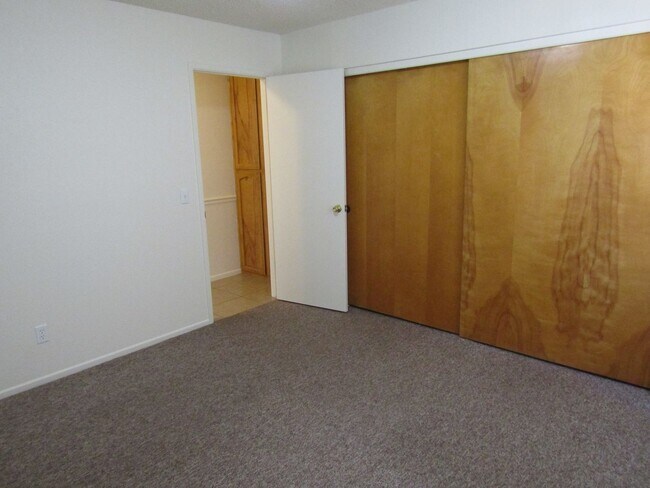 Building Photo - 507 Bakeman Ln