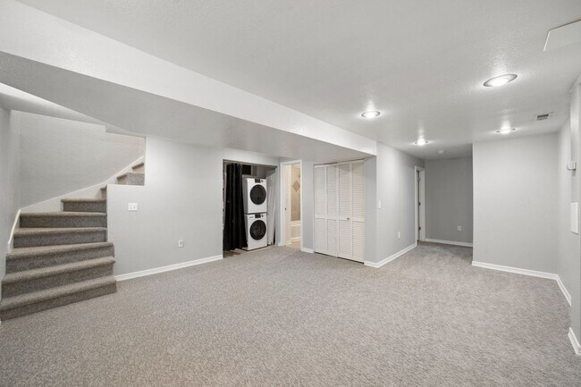 Building Photo - 3021 Olive St
