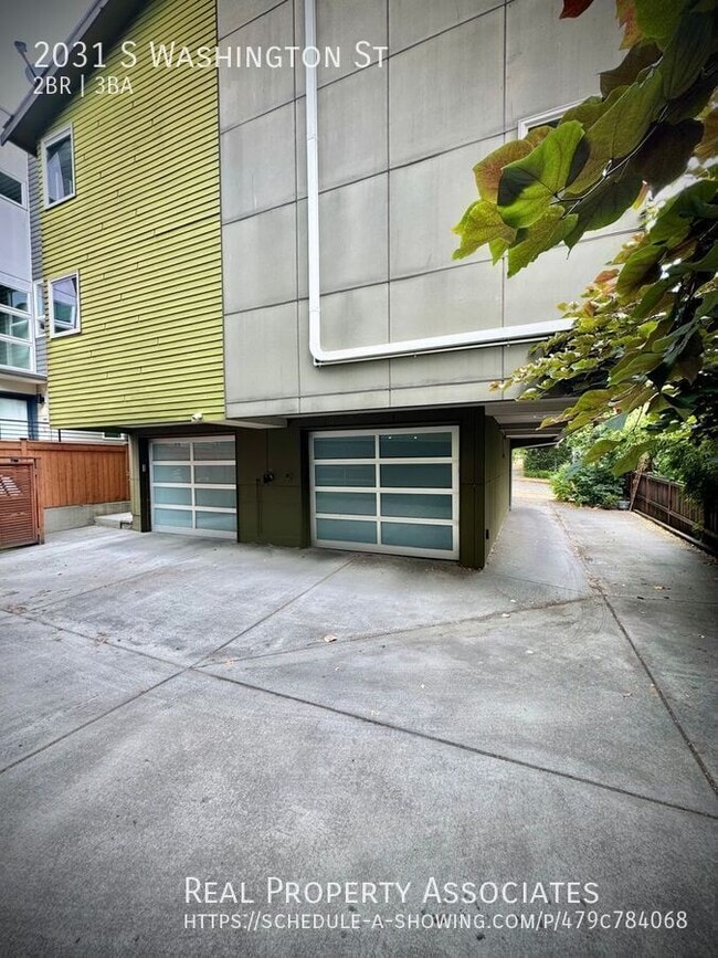Building Photo - 2031 S Washington St