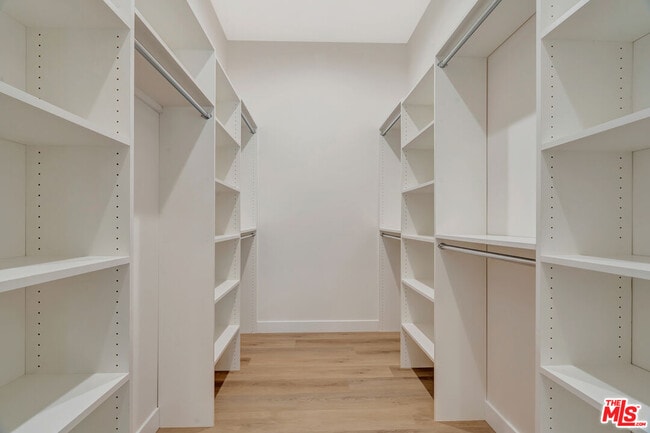 Building Photo - 11108 Norris Ave