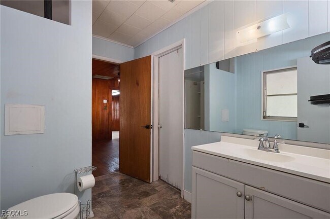 Building Photo - 10461 McGregor Blvd