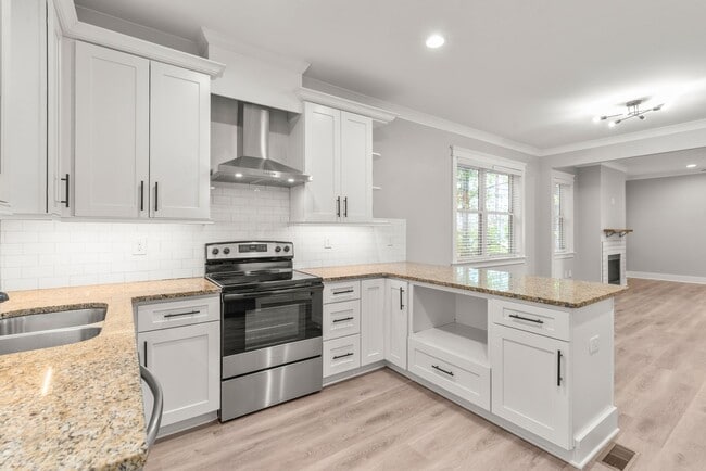 Building Photo - Beautiful Home with a Backyard Deck in Bid...