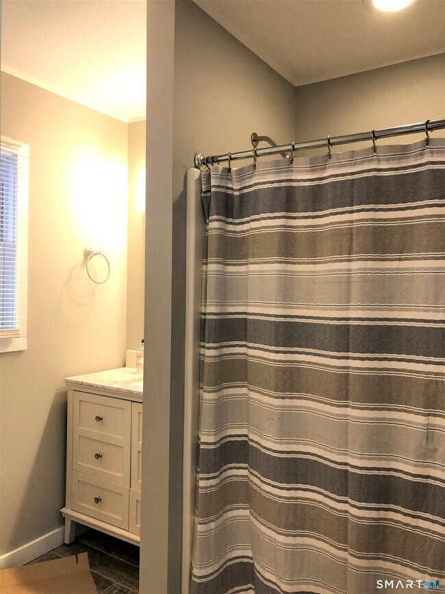 Building Photo - 63 Cottage Rd