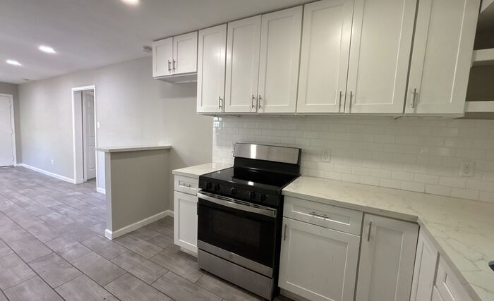 Building Photo - 3028 Francis St