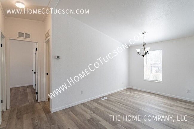 Building Photo - 2628 N Fontana Ave