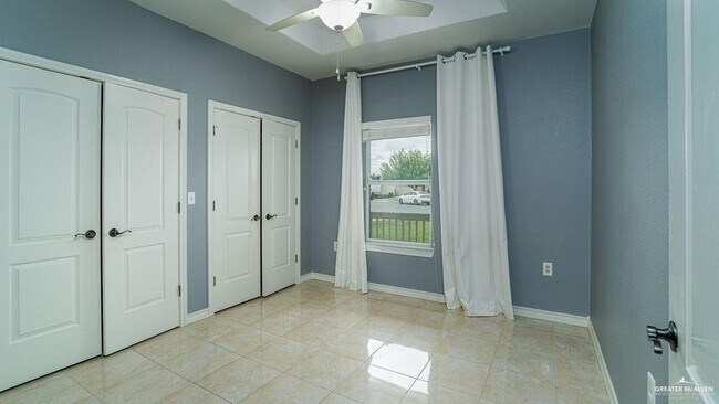 Building Photo - 2415 Flag Stone Terrace